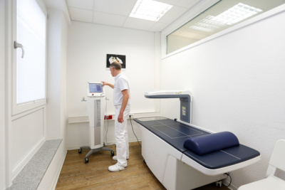 Orthopädie Velbert – Dr. Kindhäuser & Dr. Laserich – Behandlungszimmer der Praxis Orthopädie Velbert - Dr. Kindhäuser & Dr. Laserich - Behandlungszimmer der Praxis